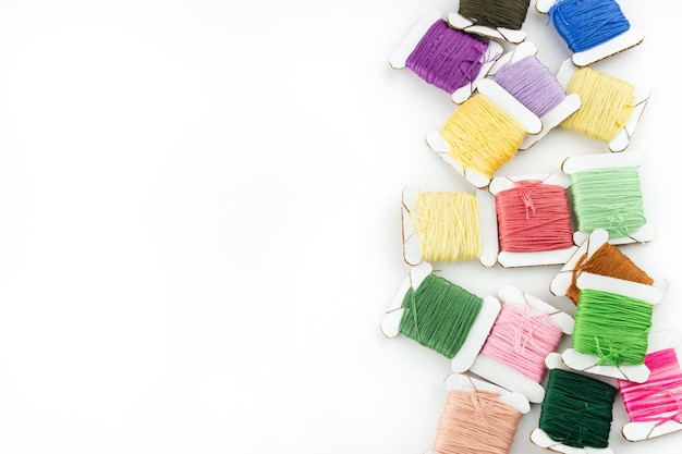 Výber farebných nití a vzor